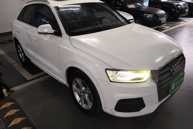 Audi Q3 2017 car image #4