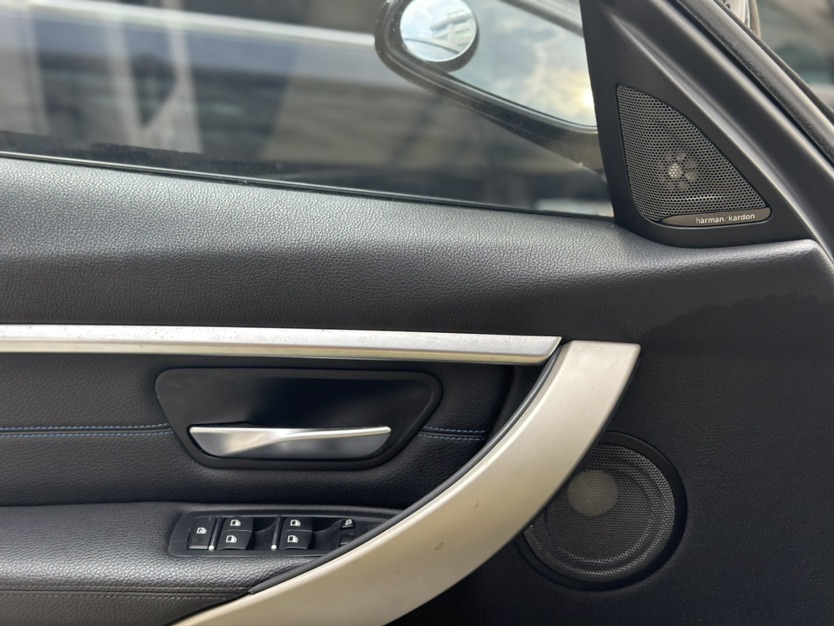 BMW 3 Series 2019 #6 BMW 3 Series 2019 car image #6