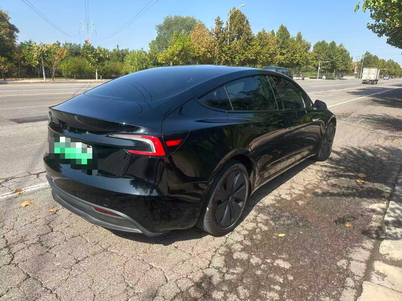 Tesla Model 3 2025 изображение автомобиля #4