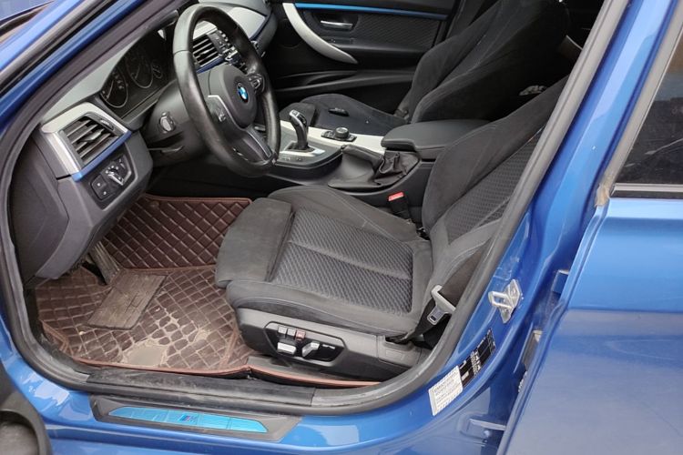 BMW 3 Series 2018 car image #15