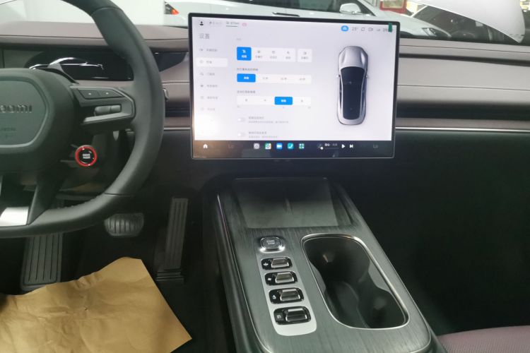 MI SU7 2025 immagine di auto #13