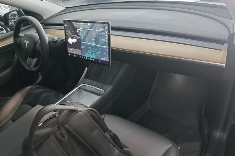 Tesla Model Y 2021 #10 Tesla Model Y 2021 car image #10