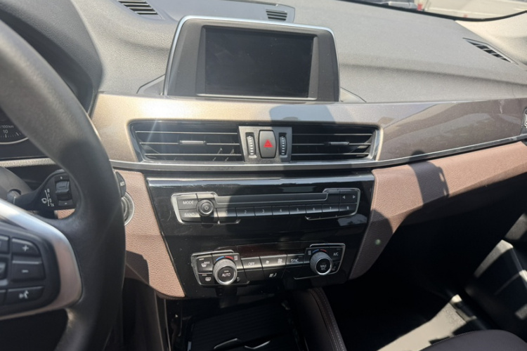 BMW X1 2018 #11 BMW X1 2018 car image #11