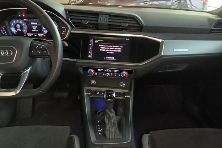 Audi Q3 2019 #13 Audi Q3 2019 car image #13