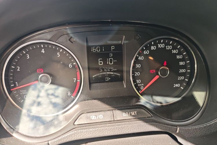 Volkswagen Polo 2017 car image #14