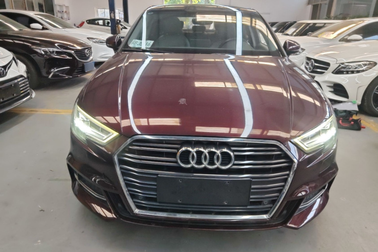 Audi A3 2019 immagine di auto #3