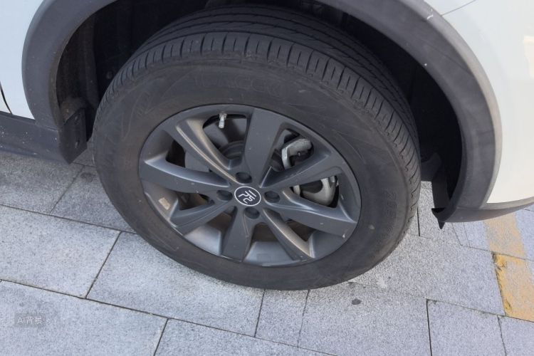 BYD Yuan New Energy 2019 car image #9