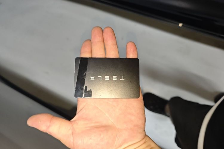 Tesla Model 3 2024 car image #9