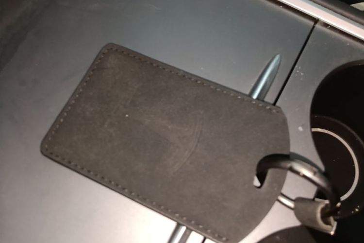 Tesla Model Y 2024 car image #9