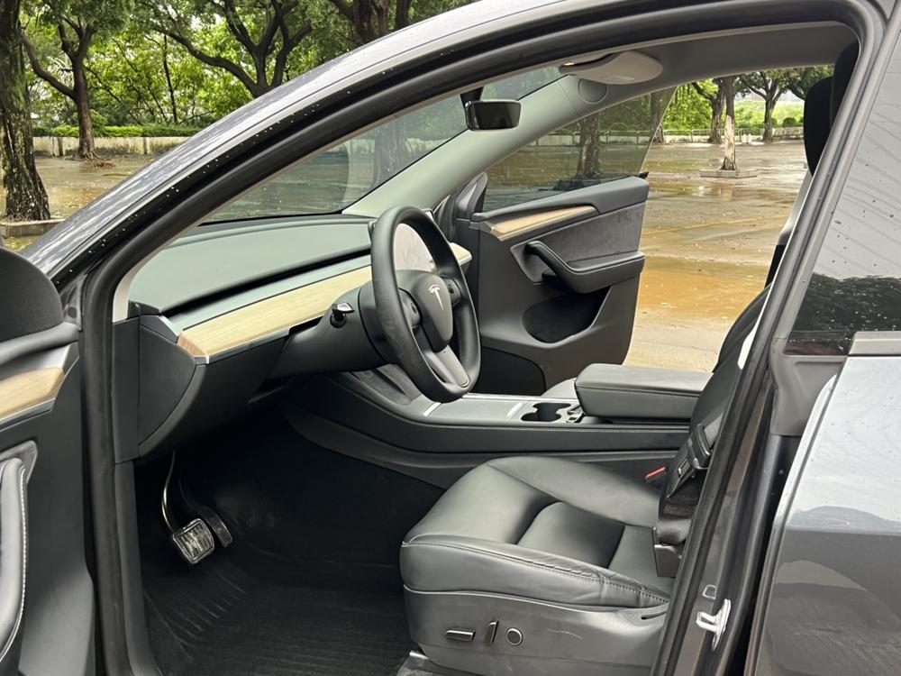 Tesla Model Y 2022 #18 Tesla Model Y 2022 car image #18