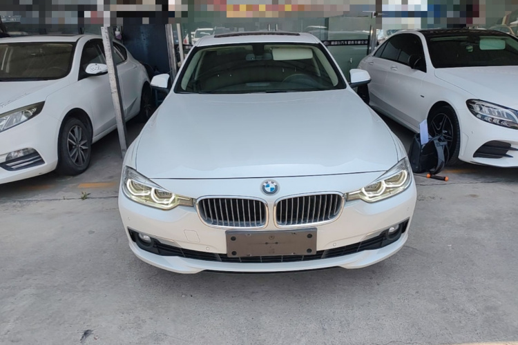 BMW 3 Series 2018 #3 BMW 3 Series 2018 car image #3