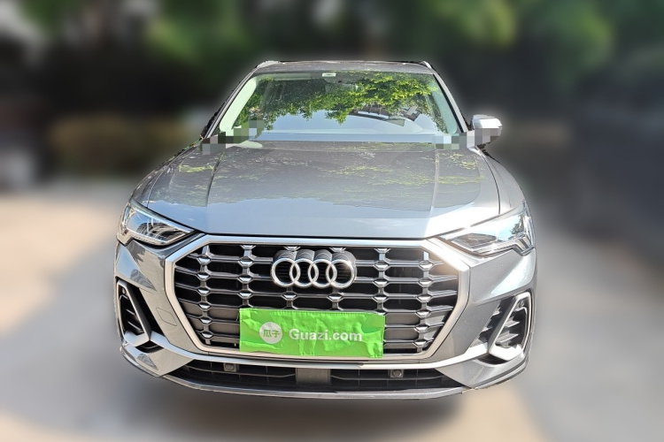 Audi Q3 2022 car image #3
