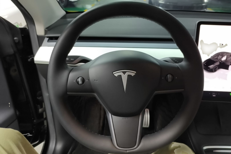 Tesla Model Y 2022 immagine di auto #11