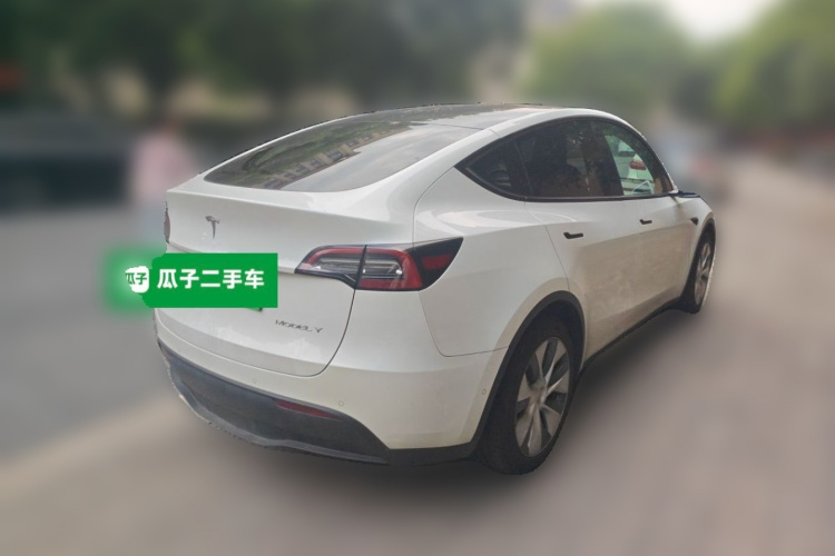 Tesla Model Y 2022 car image #5
