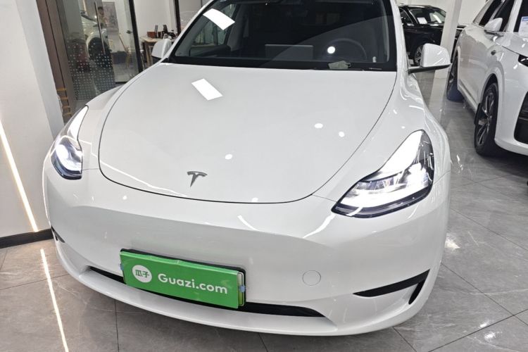 Tesla Model Y 2024 #3 Tesla Model Y 2024 immagine di auto #3