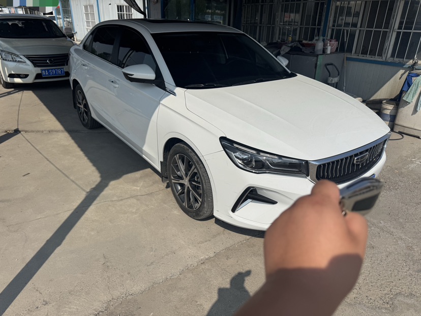 GEELY Emgrand 2024 car image #2