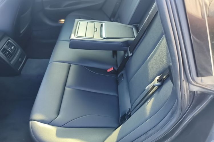BMW 3 Series GT 2019 car image #17