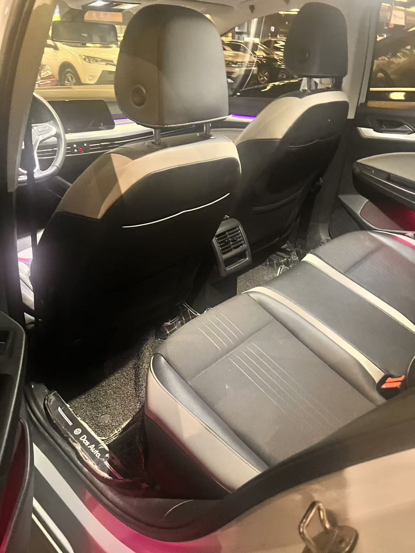 Volkswagen Golf 2022 car image #3