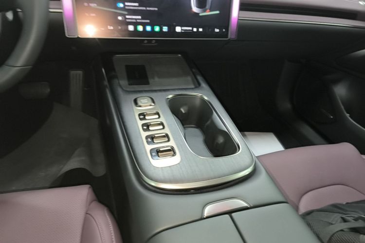 MI SU7 2024 car image #14