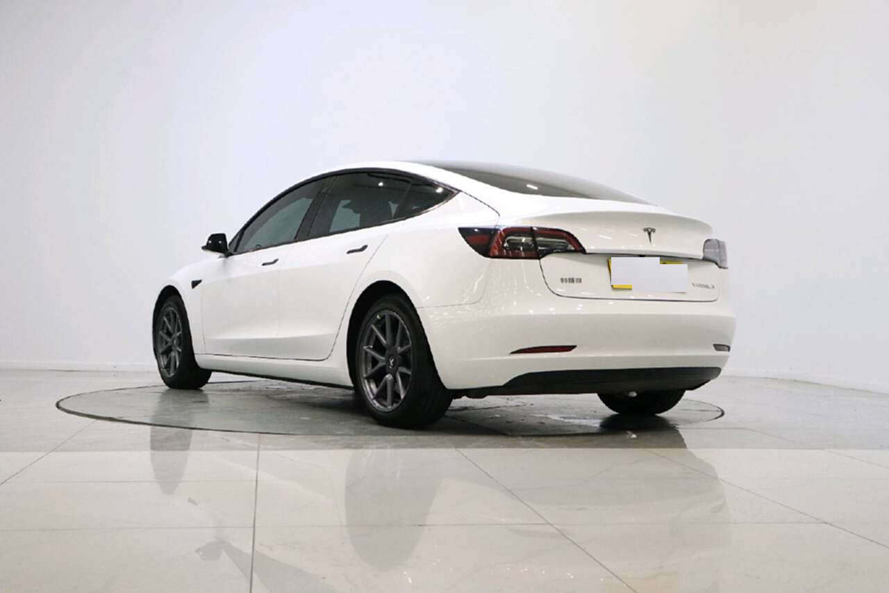 Tesla Model 3 2023 car image #11
