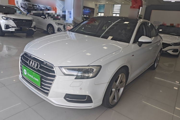 Audi A3 2017 car image #2