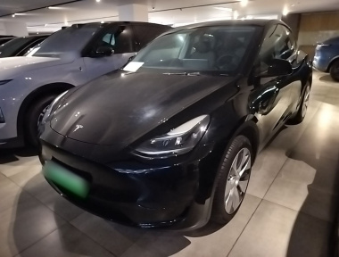 Tesla Model Y 2023 Tesla Model Y 2023 car image