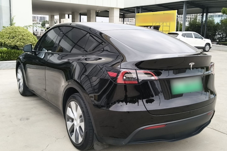 Tesla Model Y 2022 #5 Tesla Model Y 2022 car image #5