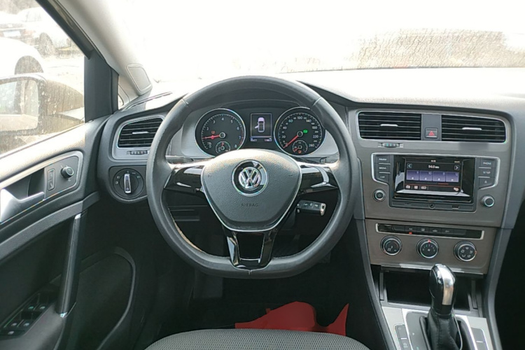 Volkswagen Golf 2016 car image #11