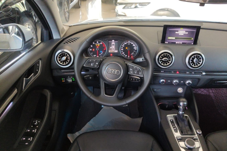 Audi A3 2020 immagine di auto #11