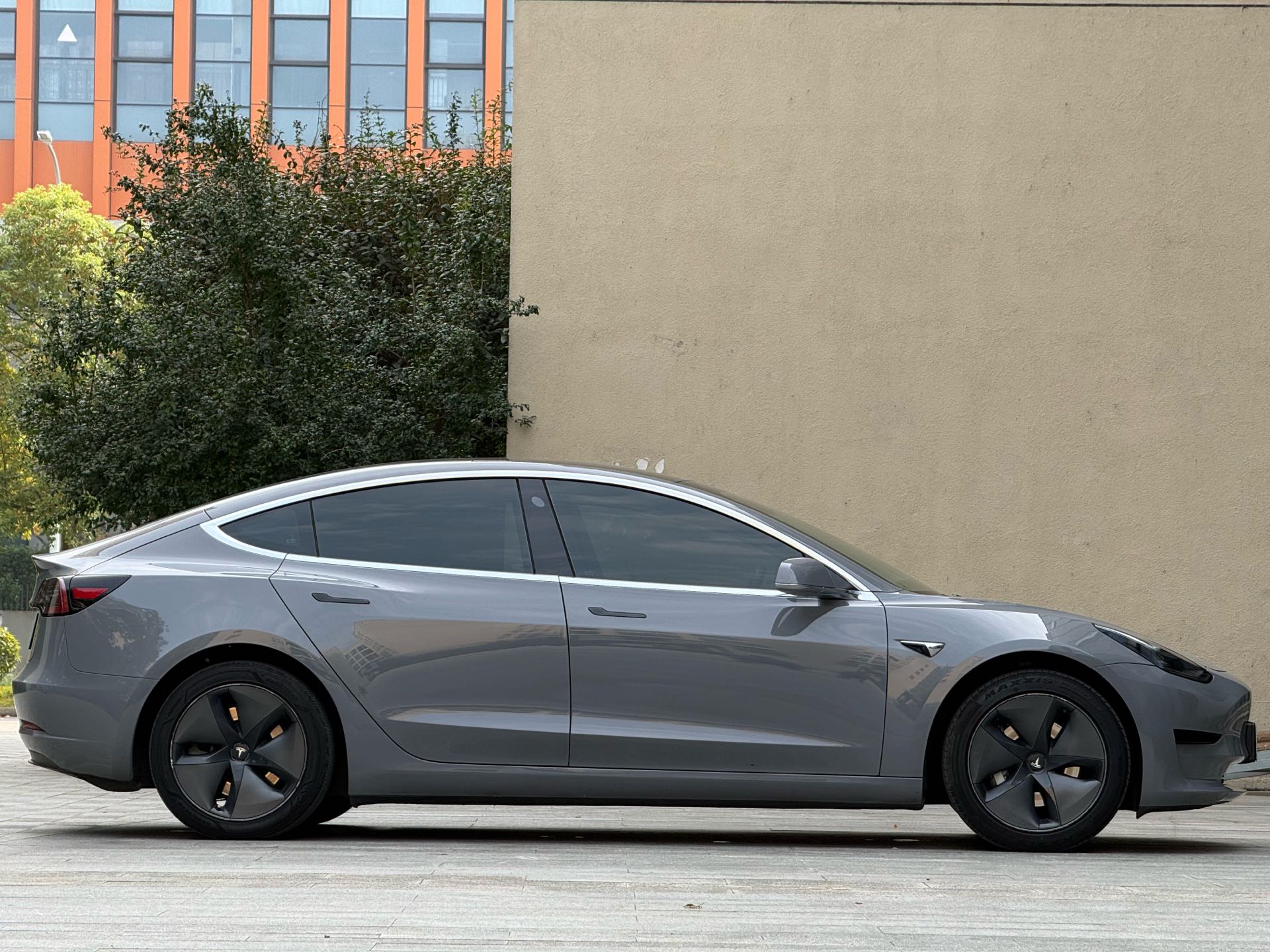 Tesla Model 3 2020 car image #10