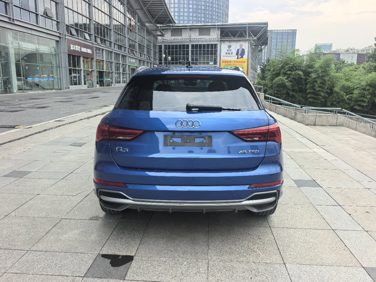 Audi Q3 2021 car image #9