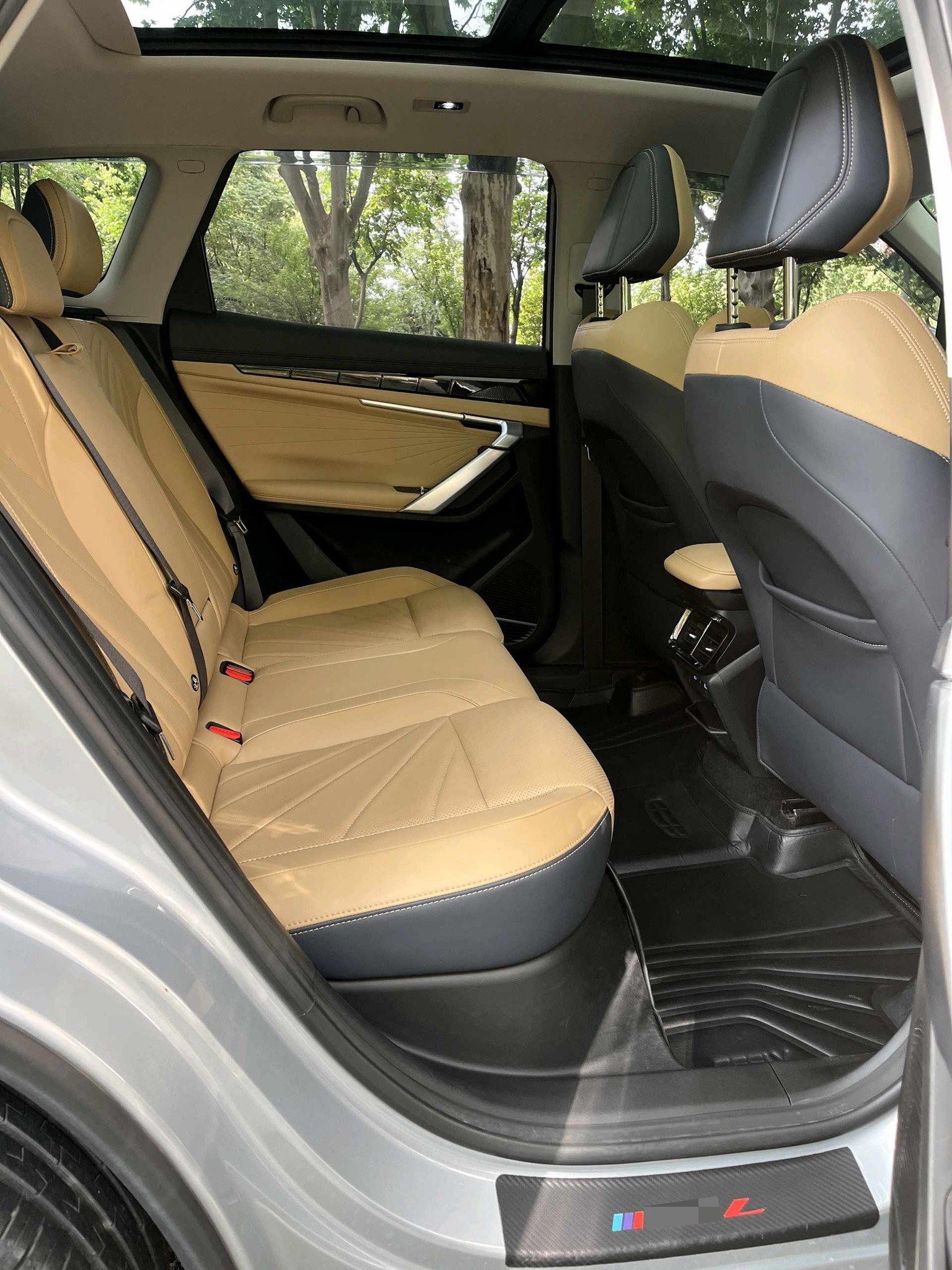 GEELY Boyue L 2023 car image #13
