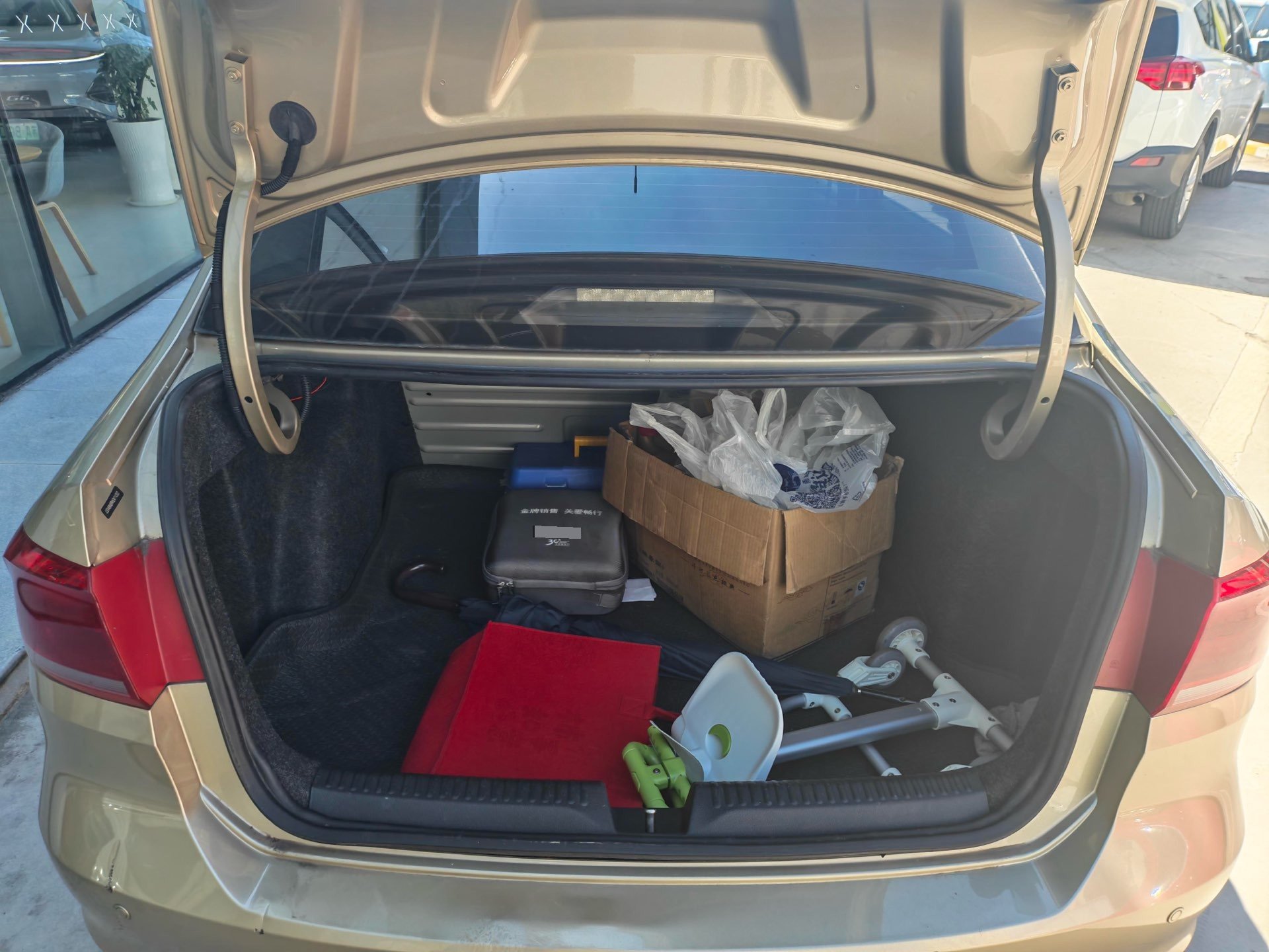 Volkswagen Santana 2014 car image #7