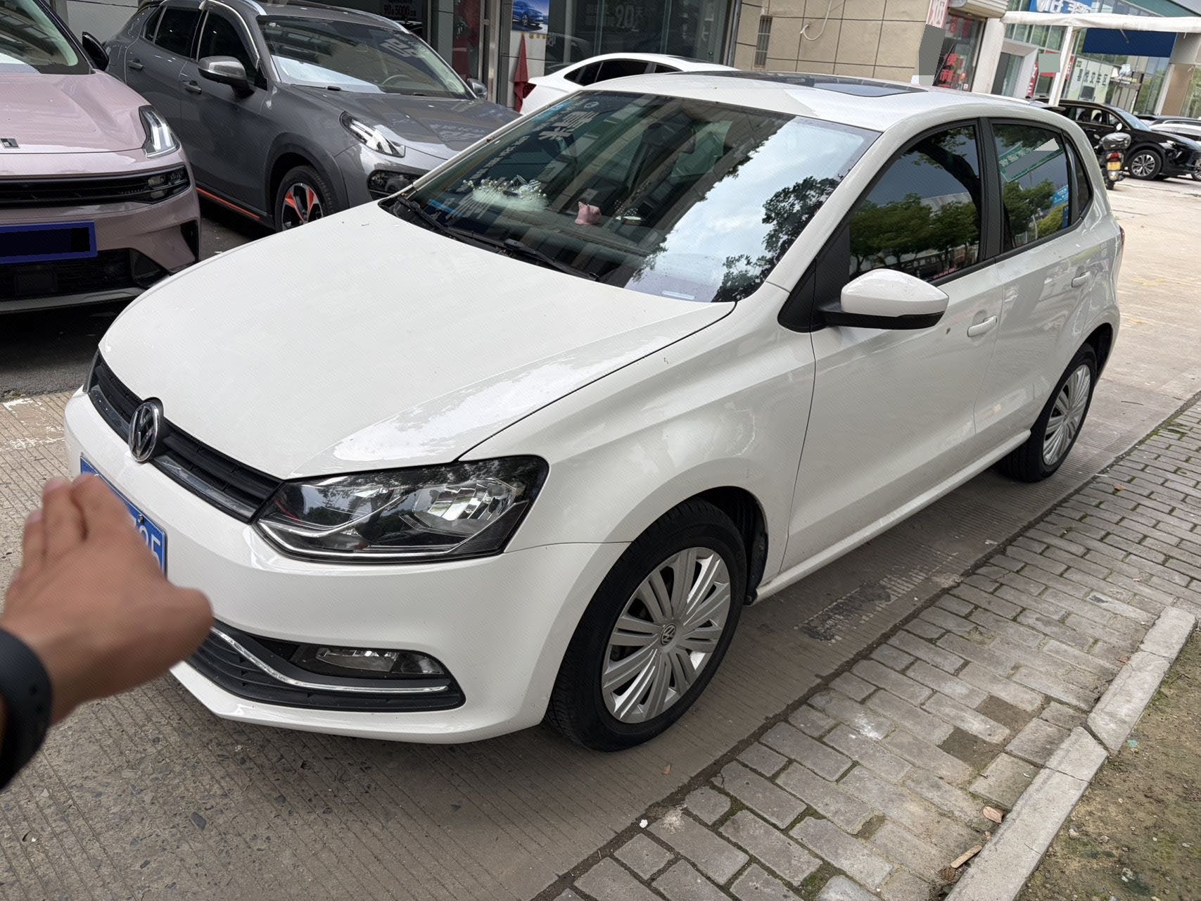 Volkswagen Polo 2016 Volkswagen Polo 2016 car image
