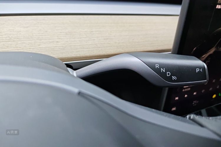 Tesla Model Y 2023 #16 Tesla Model Y 2023 car image #16