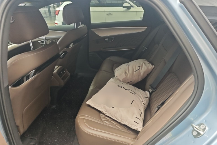 BYD Han 2023 car image #17