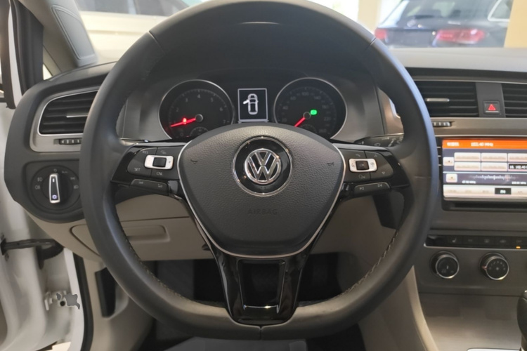 Volkswagen Golf 2016 car image #11