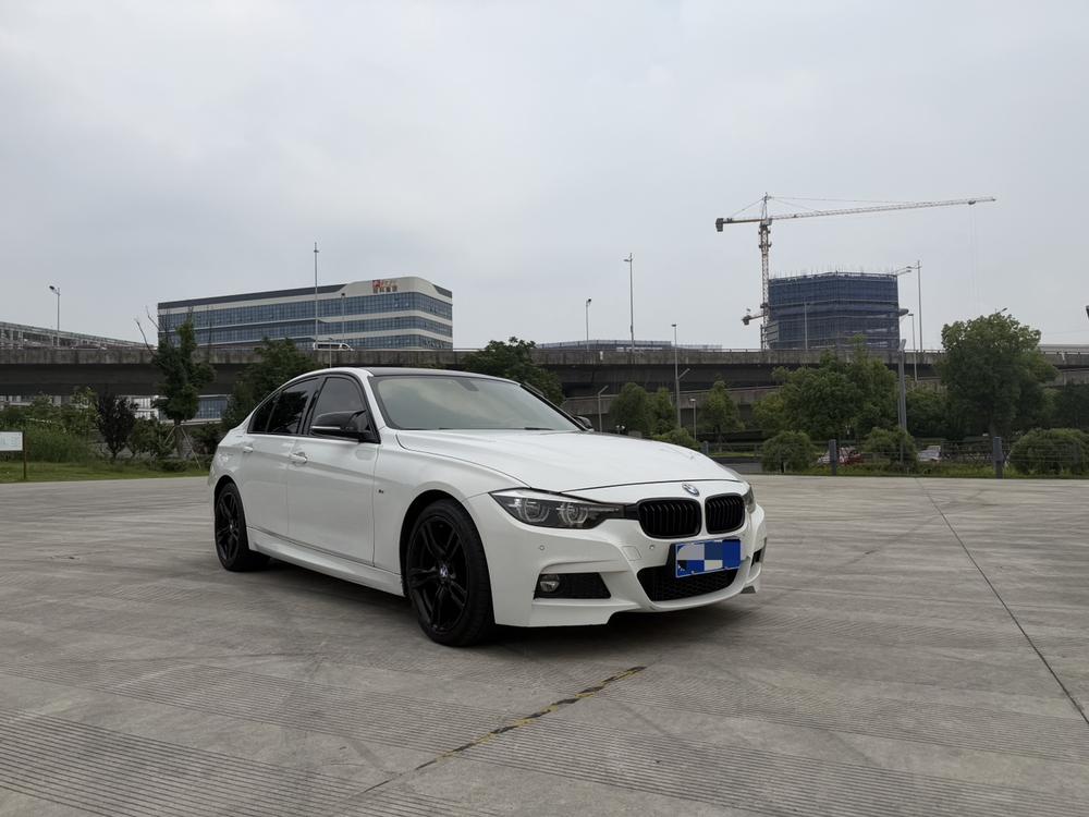 BMW 3 Series 2019 immagine di auto #3