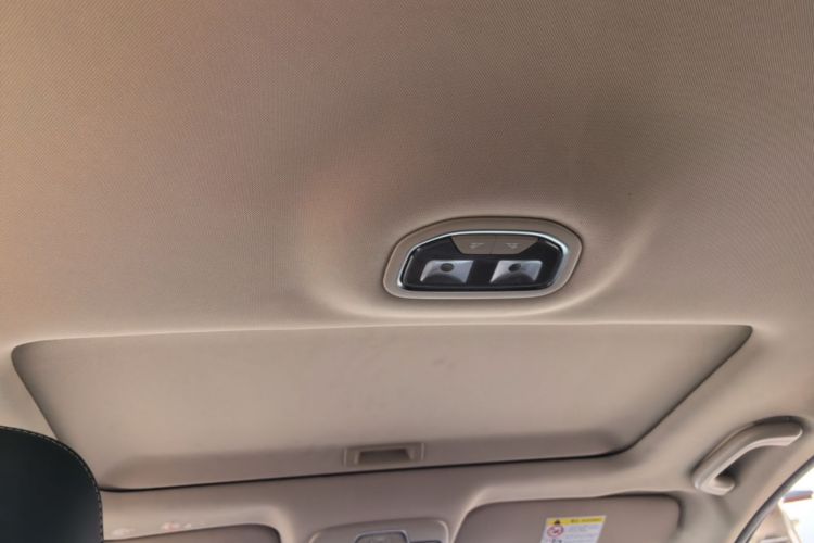 GEELY Emgrand 2018 car image #18