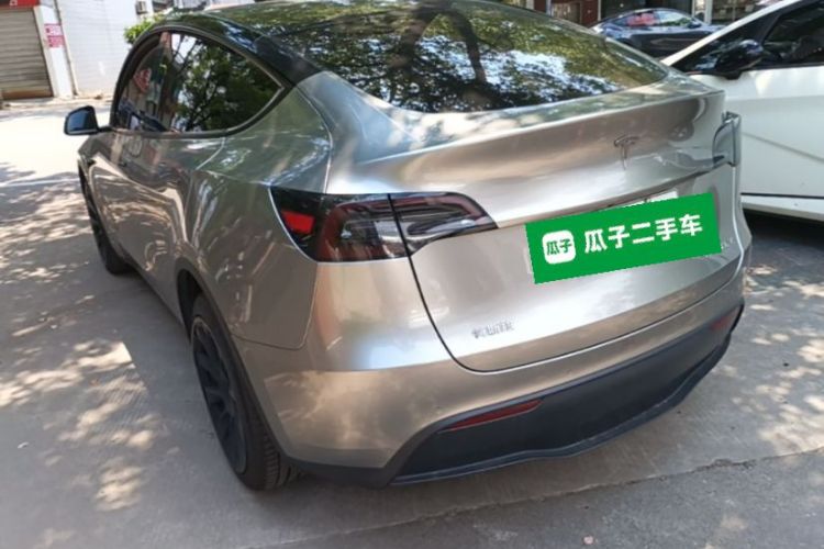 Tesla Model Y 2023 #5 Tesla Model Y 2023 car image #5