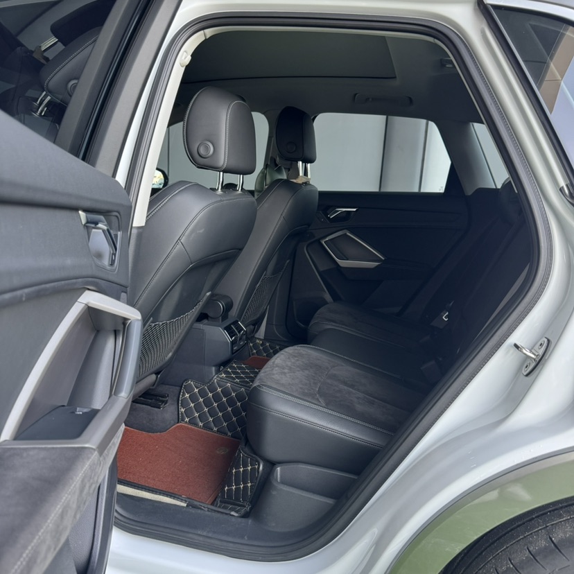 Audi Q3 2021 car image #6