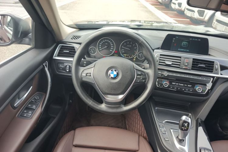 BMW 3 Series 2018 #11 BMW 3 Series 2018 immagine di auto #11