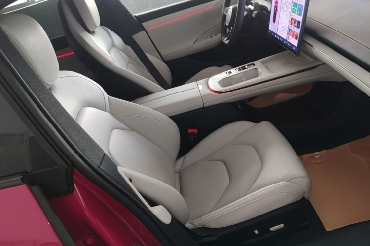 MI SU7 2025 car image #24