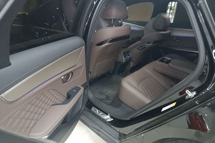 BYD Han 2024 car image #17