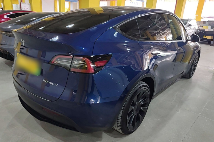 Tesla Model Y 2022 #5 Tesla Model Y 2022 car image #5