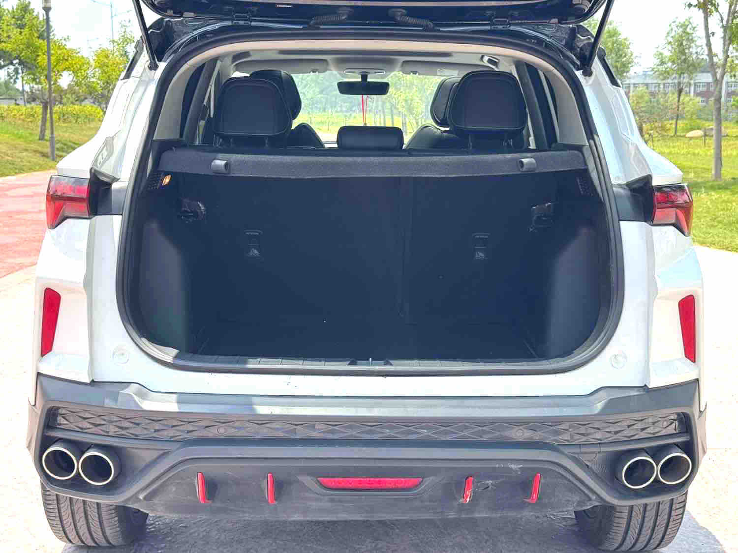 GEELY Coolray 2023 car image #10