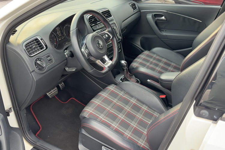 Volkswagen Polo 2016 #12 Volkswagen Polo 2016 car image #12