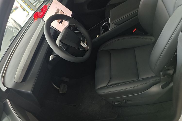 Tesla Model Y 2026 #15 Tesla Model Y 2026 car image #15