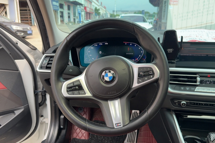 BMW 3 Series 2022 car image #17