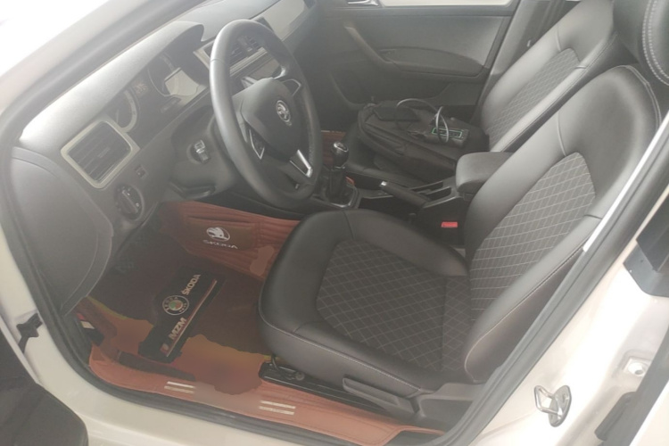 Skoda Rapid 2019 #15 Skoda Rapid 2019 image de voiture #15